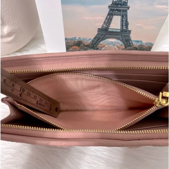 Miu Miu
Pink continental wallet - Picture 10 of 16